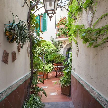 Villa Elisa Holiday Home Сорренто Екстер'єр фото