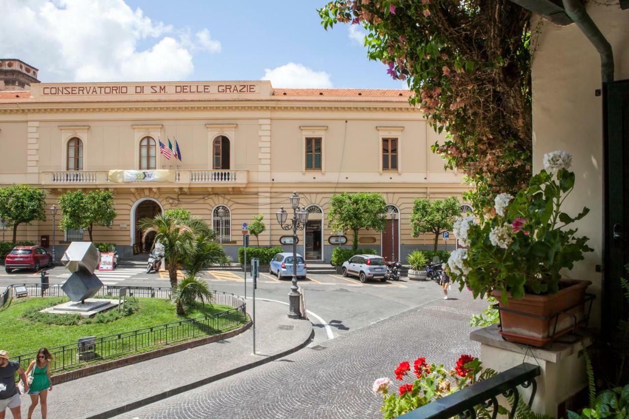 Villa Elisa Holiday Home Сорренто Екстер'єр фото